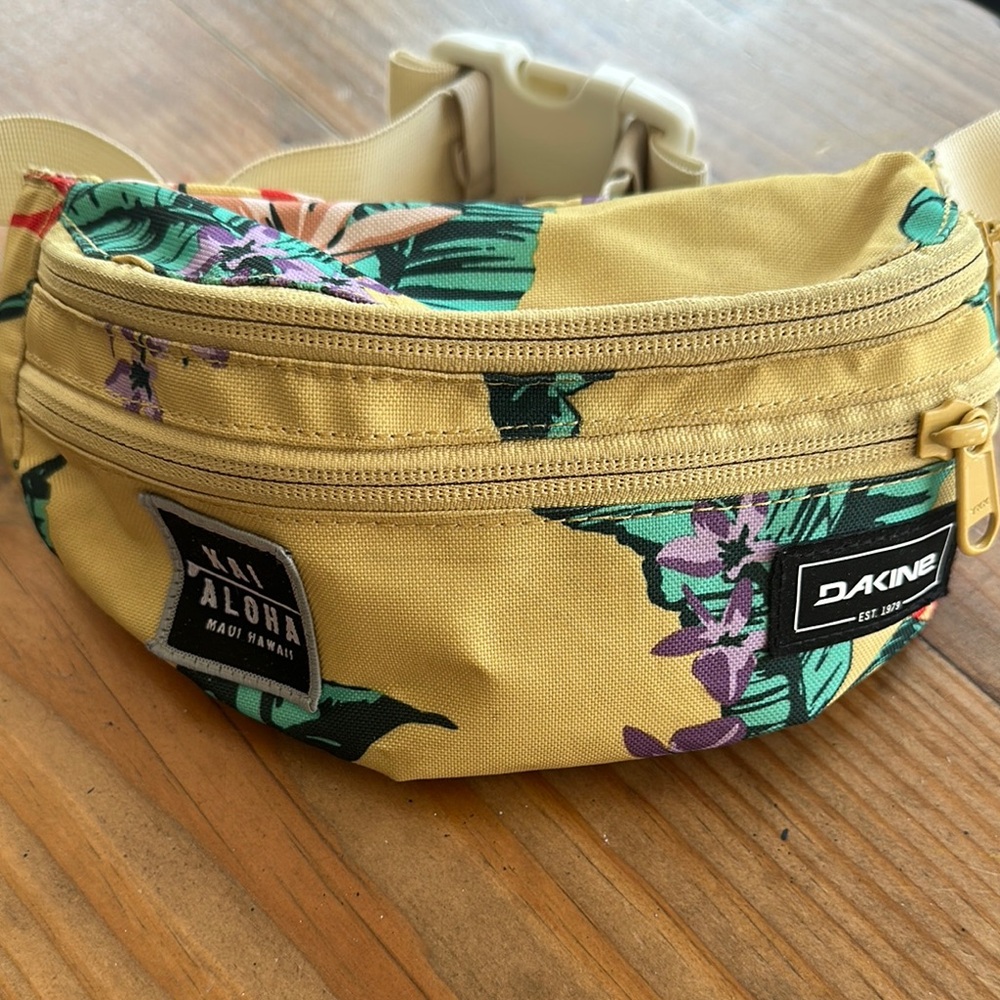 Dakine Floral Waist Bag